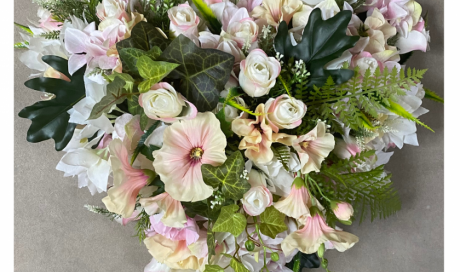 Rendre un dernier hommage avec un coussin de deuils en fleurs artificielles dans le Val de Saône