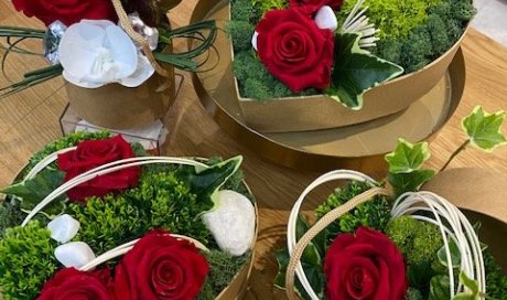 Des compositions en fleurs artificielles et roses éternelles pour la Saint Valentin à côté de Trévoux