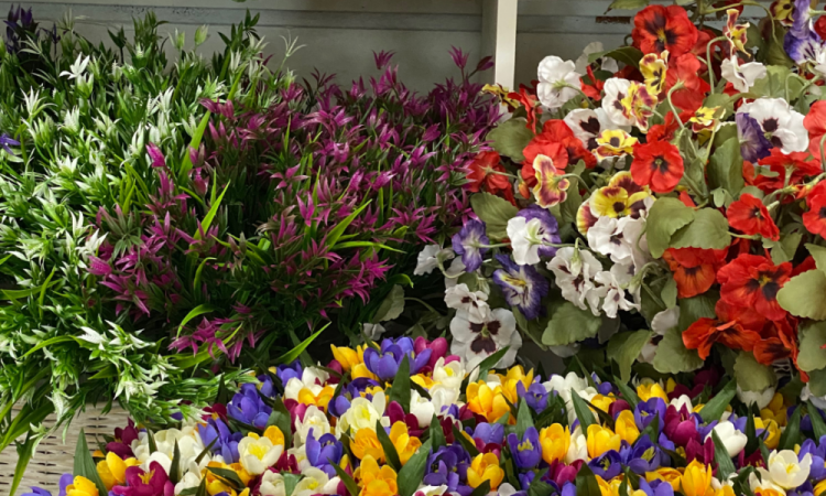 La Nouvelle Collection de plantes et fleurs artificielles pour la floraison des cimetière dans le Val de Saône