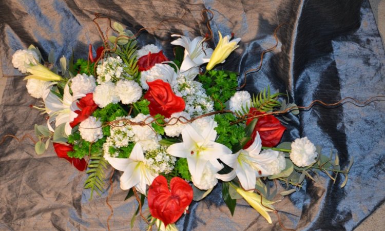 Boutique pour compositions funéraires en fleurs artificielle à Neuville sur Saône 