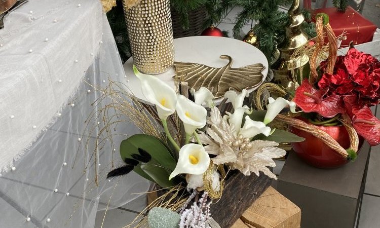 Décorations Florales artificielles pour Noël dans les Mont d'Or