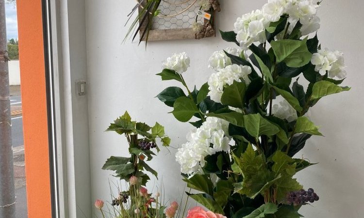 Arbres et plantes artificiels fleuris à Tassin La Demi-Lune