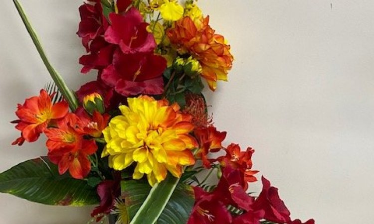 Fleurir les tombes après la Toussaint avec des fleurs et plantes artificielles de qualité à la Croix-Rousse