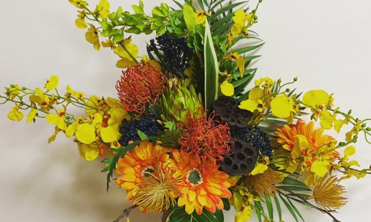 Fleurir un deuil ou vos tombes pour la Toussaint avec des fleurs artificielles de qualités dans la région Auvergne-Rhône-Alpes